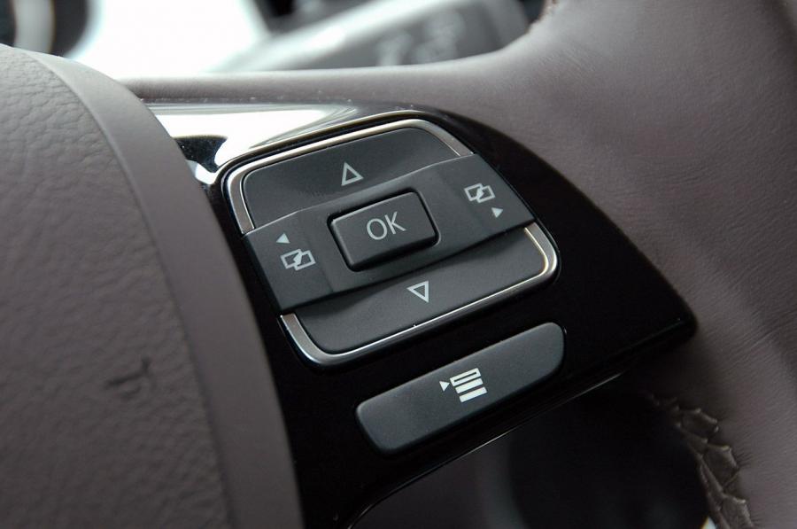  Volkswagen Touareg 2010 года  (фото 122 из 139)